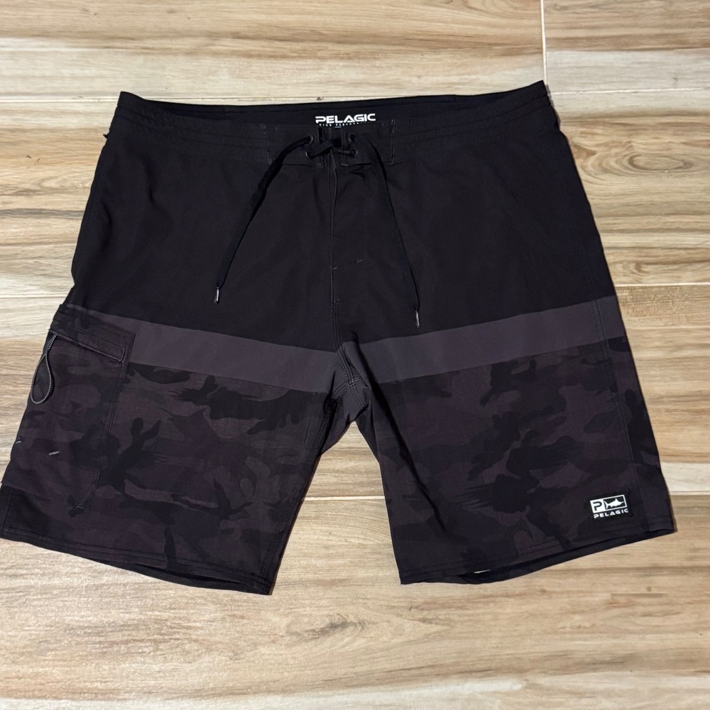 Pelagic Mens Board Shorts Size 38 Black Camo Fishing Swim Trunks Repreve Stretch